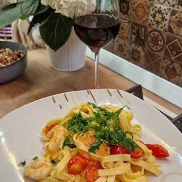 Paste cu creveți și dovlecei – rețetă simplă, aromată, învățată din Italia