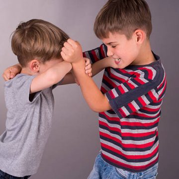 Rivalitatea între frați: cum gestionezi conștient conflictele fără să le amplifici